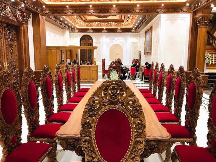 Lâu đài 7 tầng diễn ra đám cưới gây amp;#34;sốtamp;#34; cộng đồng mạng, cô dâu đeo vàng trĩu cổ - 9