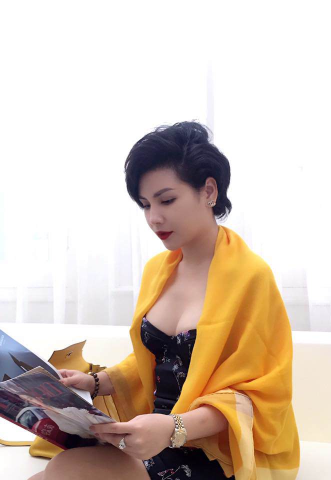 Đời thực gợi cảm của nữ đại gia trong phim Những Ngày Không Quên - 8