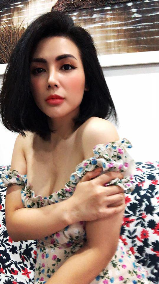 Đời thực gợi cảm của nữ đại gia trong phim Những Ngày Không Quên - 9
