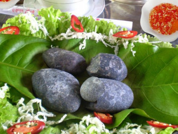 Pa pỉnh tộp, cơm âm phủ và những món ăn lạ lùng nhưng ngon xuất sắc