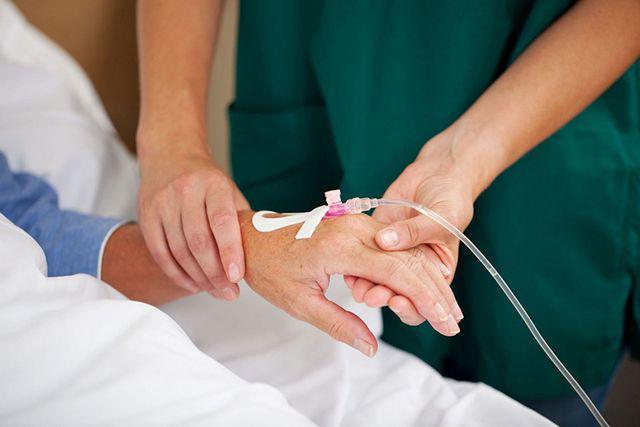 Sau khi uống lon nước, người đàn ông đột ngột suy thận, thủ phạm hóa ra rất quen thuộc - 1
