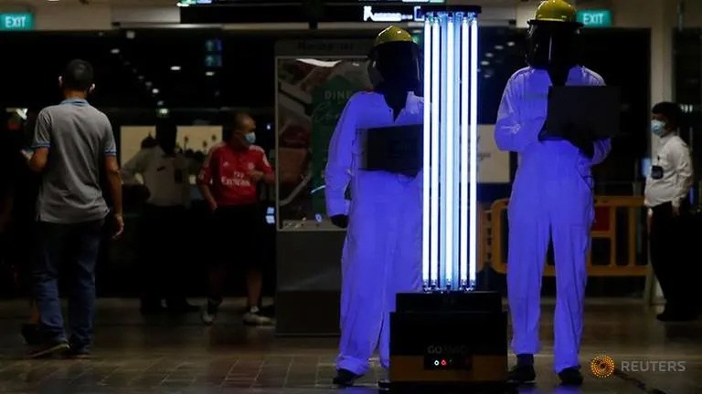 Singapore tích cực hồi phục ngành du lịch hậu COVID-19: lao công robot được đưa vào sử dụng - 2