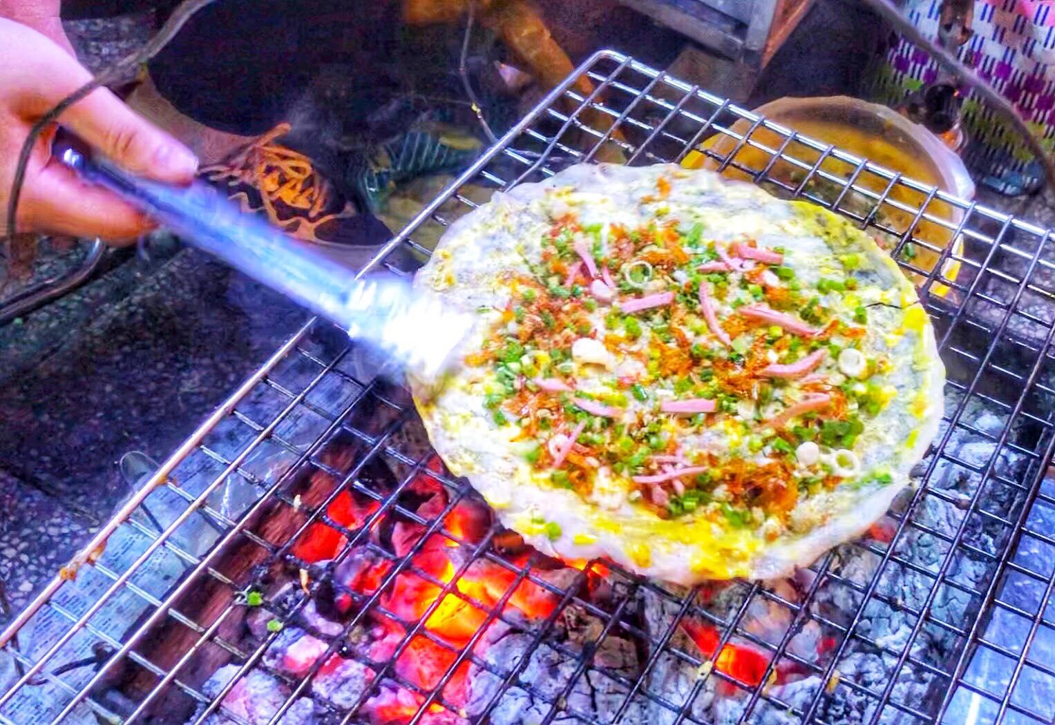 Ăn vặt xuyên đêm ở hồ Con Rùa - 4