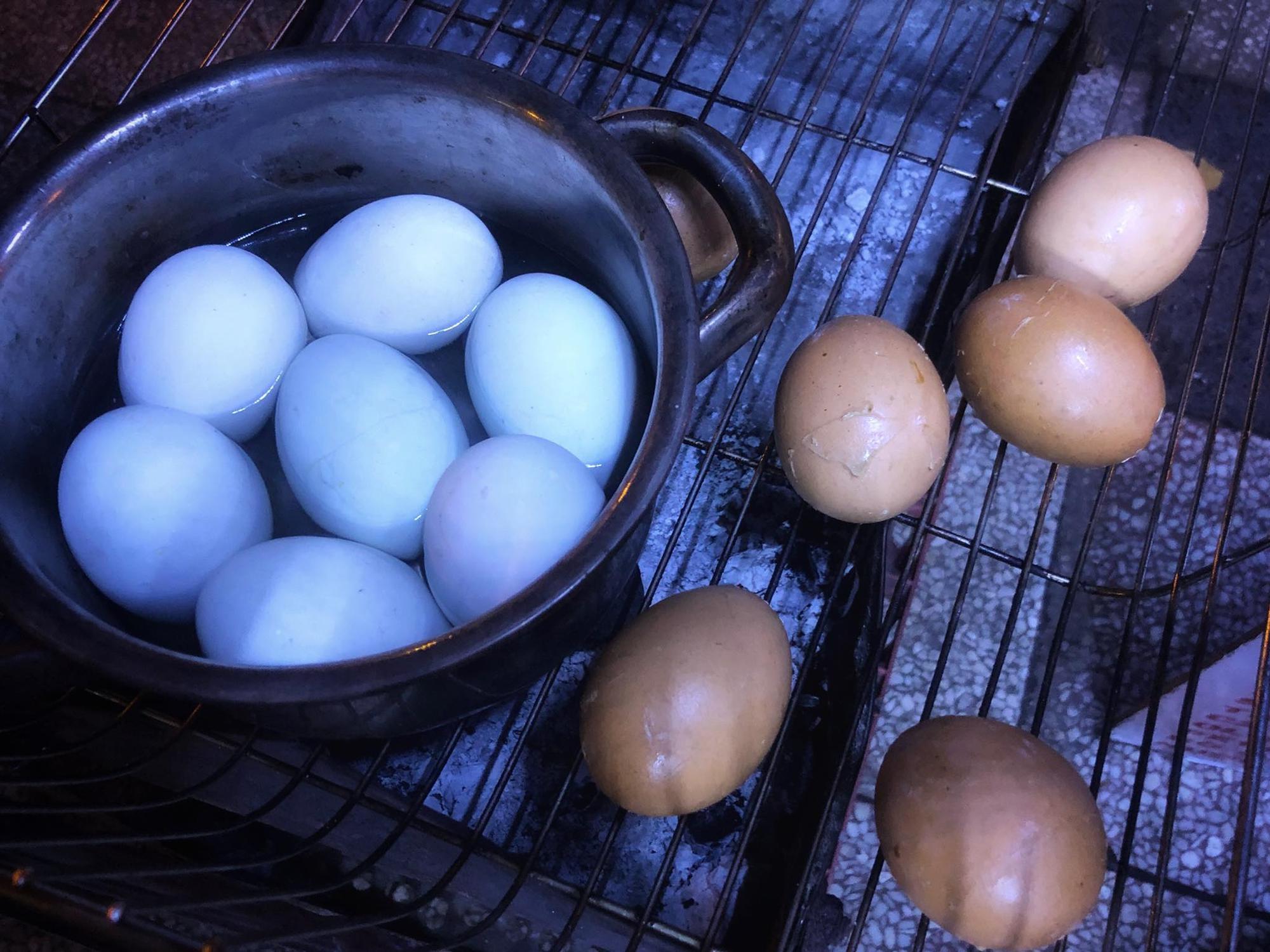 Ăn vặt xuyên đêm ở hồ Con Rùa - 6