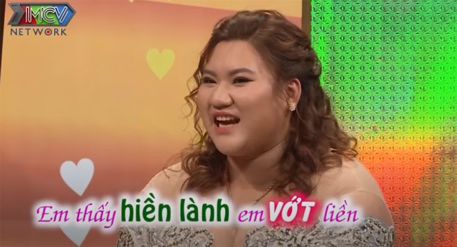 Cặp đôi lệch tuổi có câu chuyện tình yêu thú vị