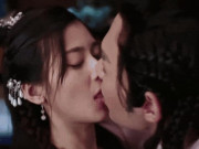 Giải trí - Sự thật những cảnh bị cắt: "Tiểu Long Nữ" Diệc Phi chưa là gì so với cảnh hôn "nuốt lưỡi"!