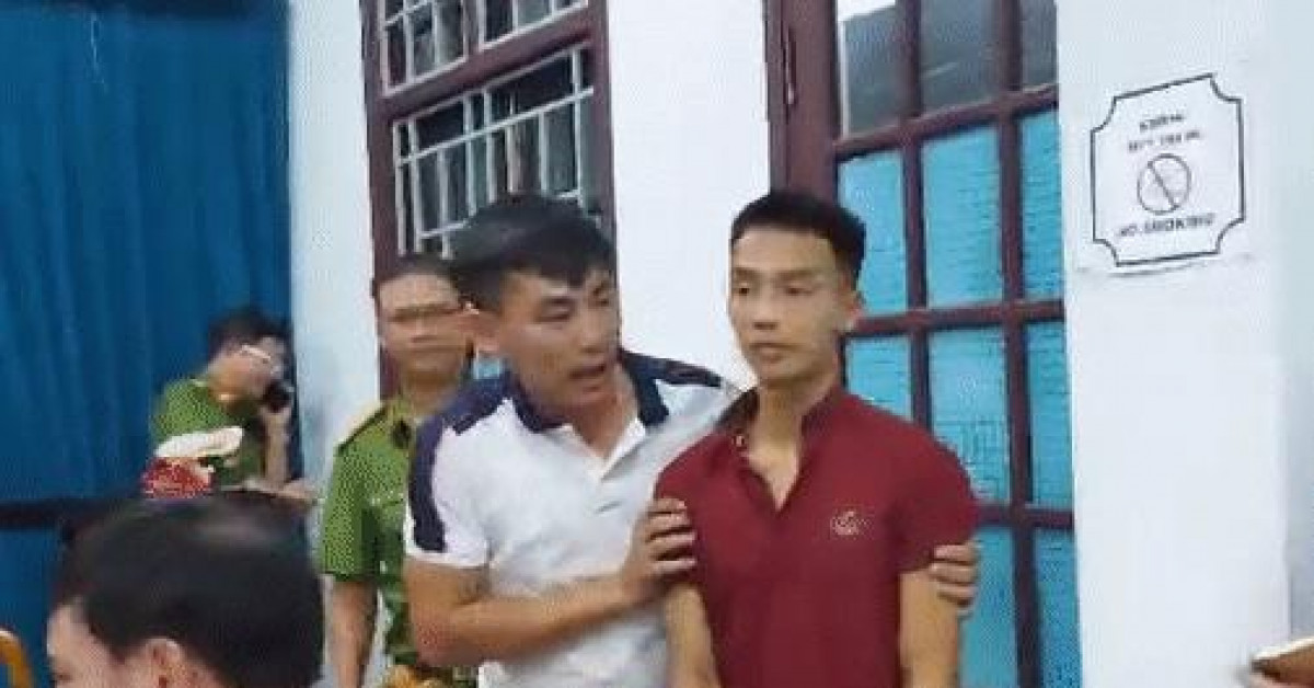 Clip Eva - Tiết lộ video cảnh sát ập vào bắt Triệu Quân Sự tại quán game