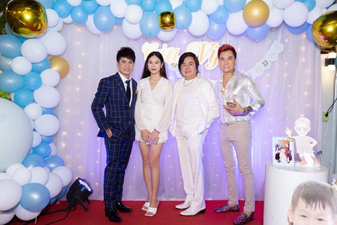 Lần đầu tiên lộ diện con trai 7 tuổi khôi ngô của amp;#34;Vua nhạc sànamp;#34; Lương Gia Huy - 9