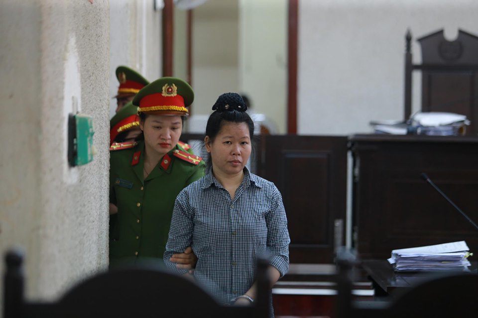 Xét xử mẹ nữ sinh giao gà: Cái kết bất ngờ khi luật sư không “cùng thuyền” với thân chủ - 1