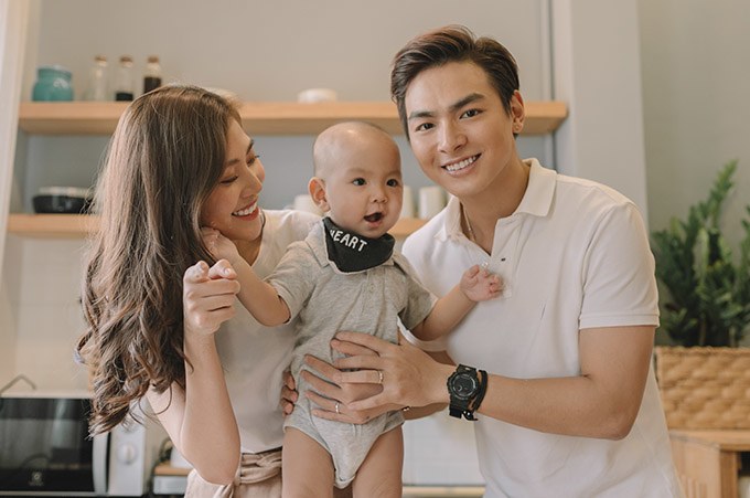 5 ông bố amp;#34;bỉm sữaamp;#34;, đã đẹp trai còn nổi tiếng chăm con giỏi hơn cả vợ trong showbiz Việt - 14