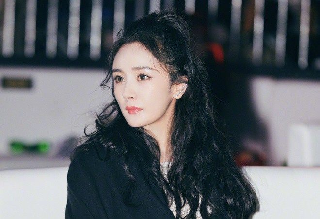 Mạng xã hội dậy sóng hình ảnh chụp lén khoảnh khắc nhạy cảm của Angelababy - 6