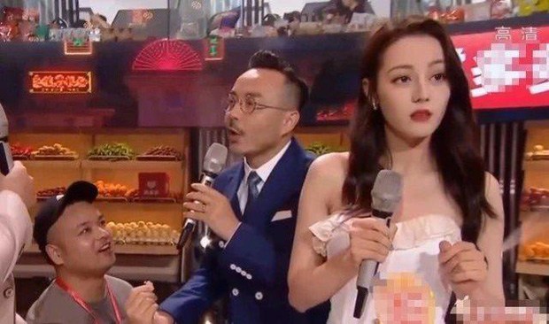 Mạng xã hội dậy sóng hình ảnh chụp lén khoảnh khắc nhạy cảm của Angelababy - 7
