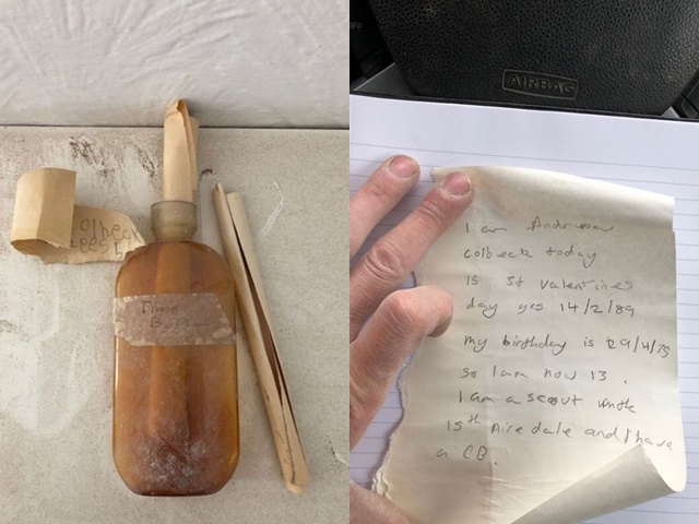 Tìm thấy chiếc chai giấu trong tường của ngôi nhà cũ, người phụ nữ bật khóc khi mở ra - 1