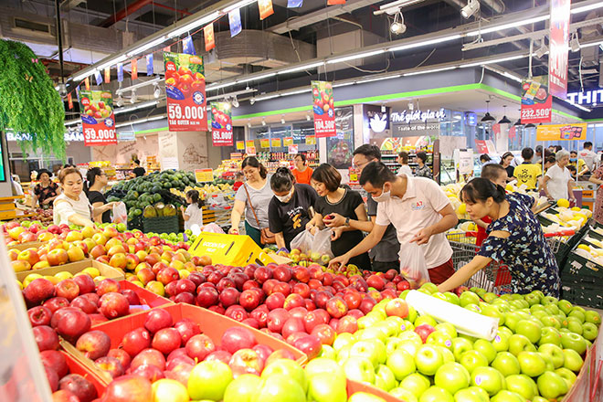 Đại sứ New Zealand thưởng thức táo và kiwi của đất nước mình ngay tại VinMart - 2