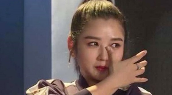 Tình cũ của Thích Tiểu Long: 2 lần bỏ chồng giờ thất thế, túng quẫn, một mình nuôi 3 con - 1