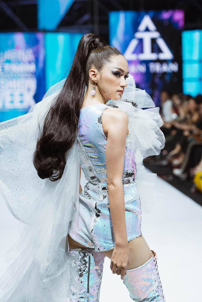 Hương Giang: Hành trình từ nam sinh vô danh tới Hoa hậu amp;#34;bạc tỷamp;#34; - 11