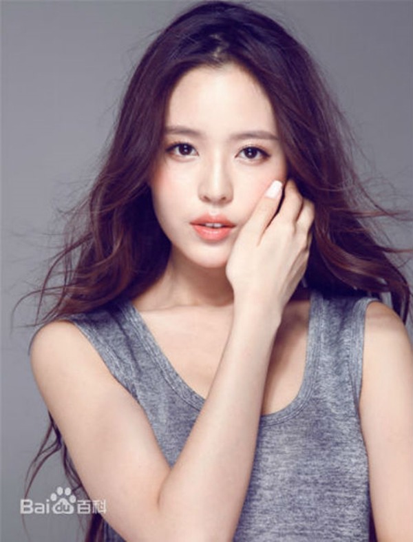 amp;#34;Cô gái vàng trong làng trơ trẽnamp;#34; Cbiz: Huỳnh Hiểu Minh mỉa mai, sinh quý tử vẫn bị ruồng rẫy - 17