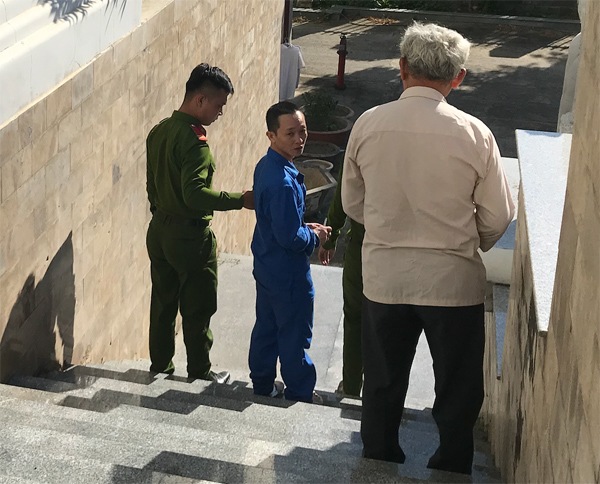 "nguoi chet" 15 nam tro ve lai linh an tu, nghen ngao dan "me hay doi con ve" - 4