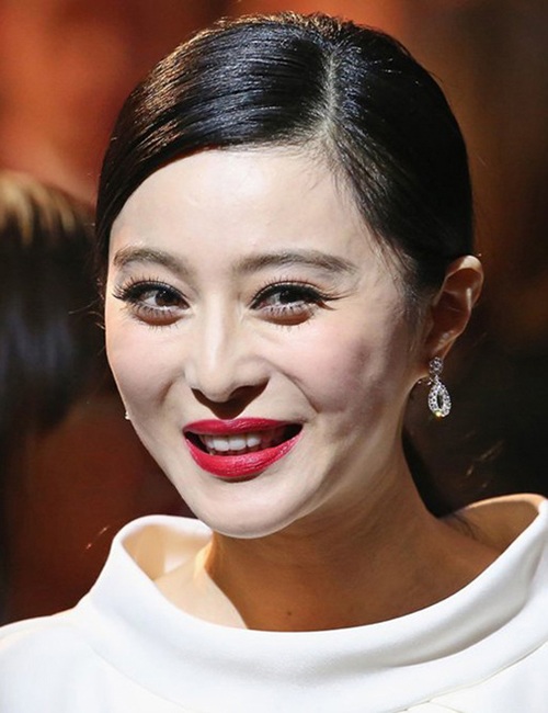 Mỹ nhân Cbiz amp;#34;có thùamp;#34; với nhiếp ảnh gia: Ảnh khoe và ảnh bị chụp khác amp;#34;một trời một vựcamp;#34; - 5