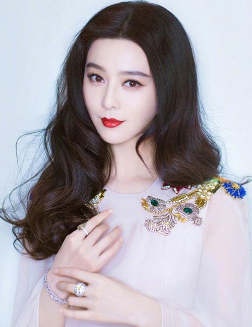 Mỹ nhân Cbiz amp;#34;có thùamp;#34; với nhiếp ảnh gia: Ảnh khoe và ảnh bị chụp khác amp;#34;một trời một vựcamp;#34; - 6