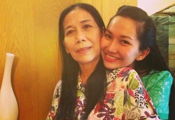 Kim Hiền đau đớn khi không thể về Việt Nam chịu tang mẹ mới qua đời - 2