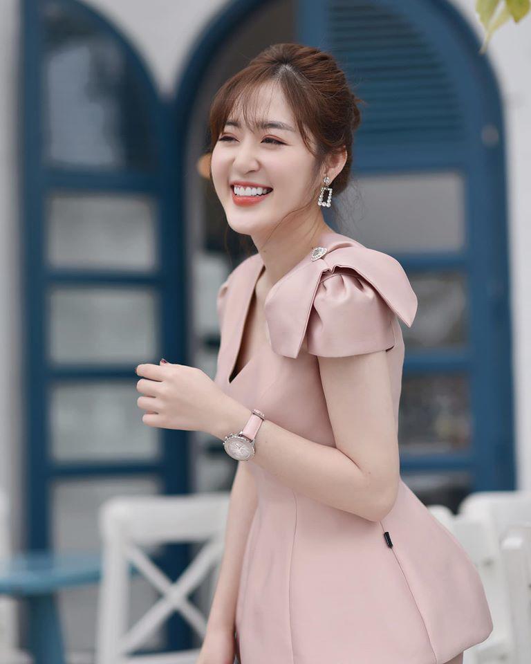 amp;#34;Nữ thần thời tiếtamp;#34; xinh đẹp ngất ngây và đường tình cay đắng: Chồng sắp cưới lấy cô gái khác - 6