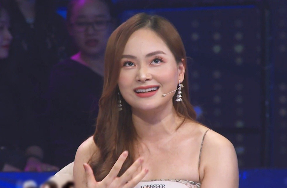 amp;#34;Nữ thần thời tiếtamp;#34; xinh đẹp ngất ngây và đường tình cay đắng: Chồng sắp cưới lấy cô gái khác - 8