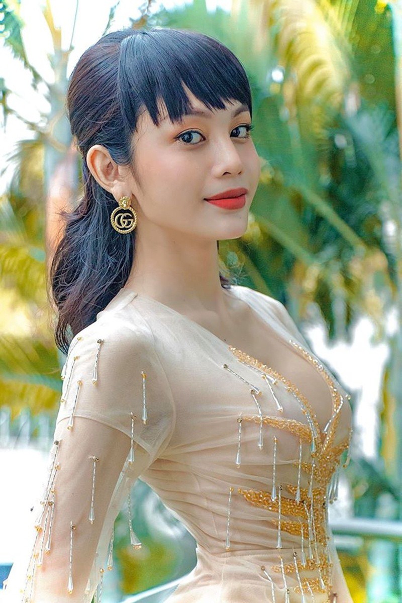 Đông đảo dân mạng khen Mỹ Kỳ "tuyệt xinh" và cho rằng đây là một trong những mỹ nhân chuyển giới đẹp nhất Việt Nam.
