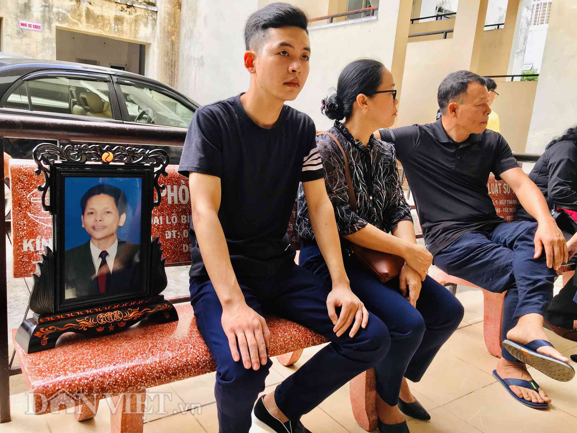 vu giet nguoi giau xac be tong: ke cam dau nhom phu nu tuoi cuoi khi den toa - 8