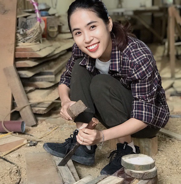 Mẹ trẻ bỏ công việc 30 triệu/tháng về học làm thợ mộc, biết lý do ai cũng bất ngờ - 2