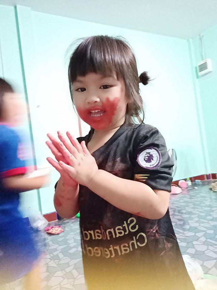 Con khóc nức nở, toàn thân đỏ như máu khiến mẹ hoảng hồn, sự thật vô cùng bất ngờ - 8