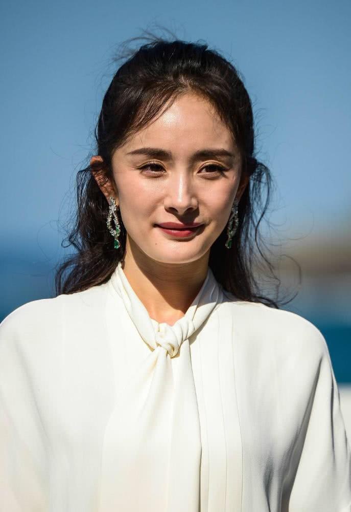 Ngôi sao 24/7: Sau khi bị chụp ảnh vết rạn bụng, Angelababy khoe con trai cao vượt trội - 8