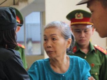 Đoạn đối thoại lạnh lùng của nữ bị cáo lớn tuổi nhất nhóm bê tông xác người ở Bình Dương