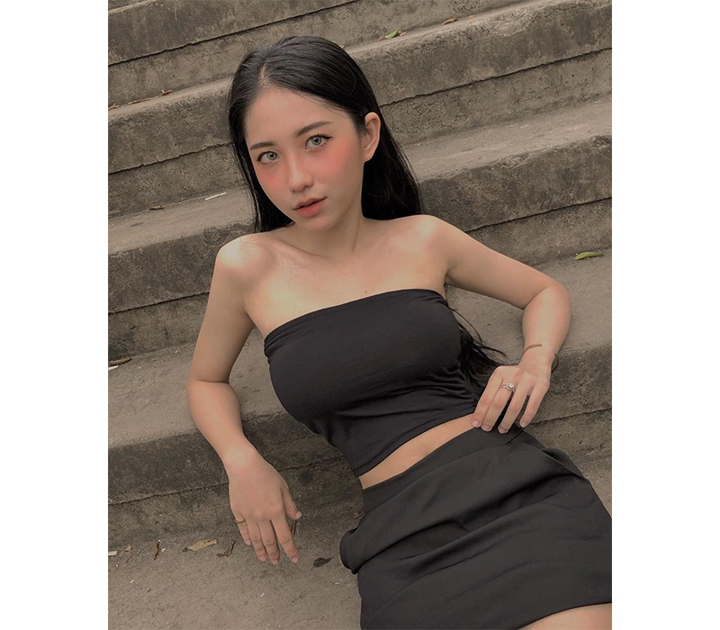 Gương mặt thanh tú cùng lối trang điểm tự nhiên giúp nàng hot girl dễ dàng ghi điểm trong mắt dân tình.
