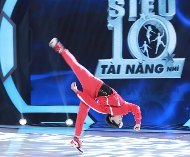 Trấn Thành mượn tài năng của em bé này để nịnh vợ và cái kết - 12