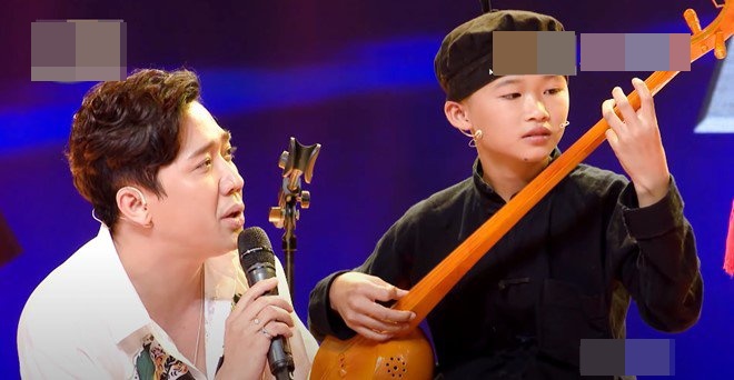 Trấn Thành mượn tài năng của em bé này để nịnh vợ và cái kết - 10