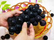 Bếp Eva - Chỉ rửa nho với nước chẳng khác nào ăn trứng côn trùng, thêm bước này ăn không cần bóc vỏ