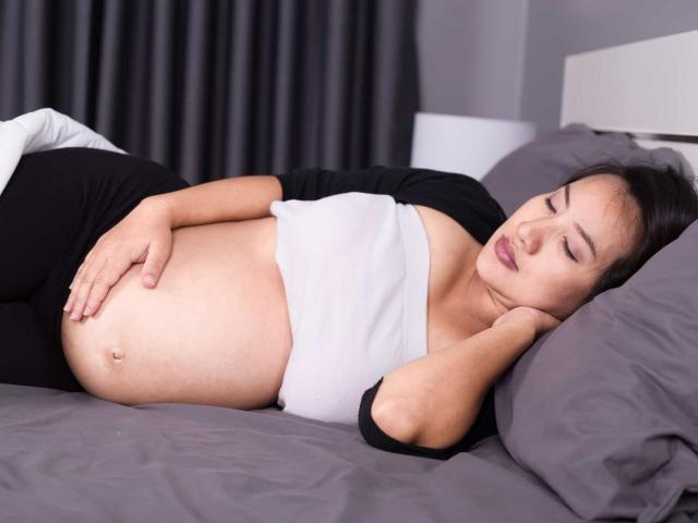 4 dấu hiệu em bé trong bụng đang kêu đói, mẹ bầu ăn ngay để con nạp dinh dưỡng