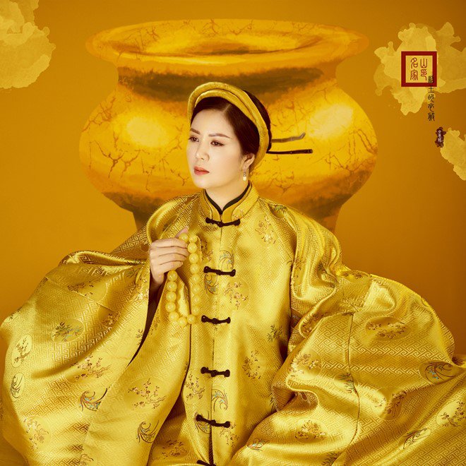 Đinh Hiền Anh khoe nét quý phái như mỹ nhân thời xưa trong bộ ảnh đón tuổi 42 - 1