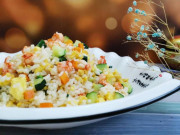 Bếp Eva - Khi rang cơm, thêm một bước đảm bảo hạt cơm săn chắc, trong veo không dính nhau