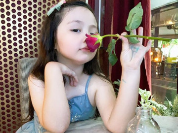 Lâu lắm Elly Trần mới khoe hình con gái, Cadie Mộc Trà giờ đã điệu như nàng thơ