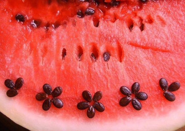 Dưa hấu ăn vào mùa hè rất tốt, nhưng cần hạn chế 3 sai lầm này khi ăn - 3