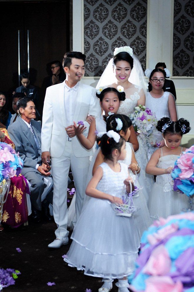 Yêu hơn 10 năm, kết hôn 5 năm, dù chồng có amp;#34;xập xệamp;#34; Lê Khánh cũng chưa ngán - 2