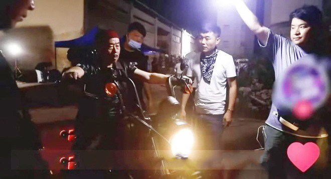 Ngôi sao 24/7: 61 tuổi mới lần đầu có bạn gái, Đông Phương Bất Bại nổi tiếng Cbiz gây sốc - 3