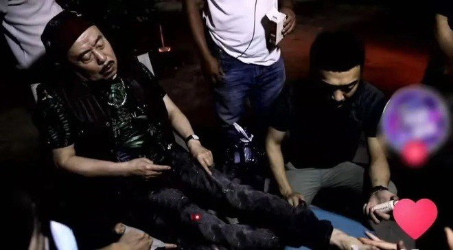 Ngôi sao 24/7: 61 tuổi mới lần đầu có bạn gái, Đông Phương Bất Bại nổi tiếng Cbiz gây sốc - 4