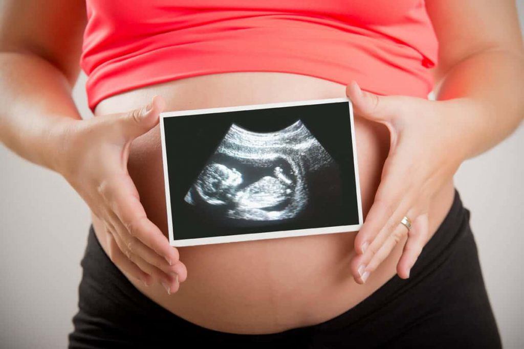9 tháng mang thai, cơ thể mẹ bầu thay đổi đáng kinh ngạc thế nào? - 4