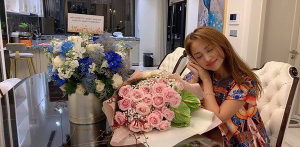 Nhà Celeb: Hồ cá Koi tiền tỷ của Hoài Linh, Nhật Kim Anh... đẹp vẫn thua nam diễn viên này - 4