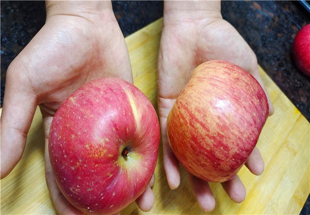 Mua táo, chọn quả rốn to hay nhỏ thì ngọt, người trồng mách chiêu chọn được quả nào cũng ngon - 5