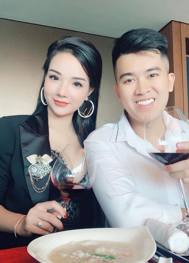 Nữ CĐV Việt được đài Hàn phỏng vấn vì quá xinh, giờ lấy chồng ở nhà 40 tỷ nuôi con - 7