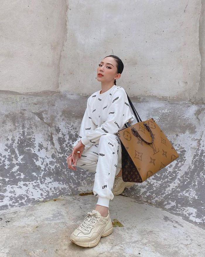 SAO SẮM GÌ: Chiếc túi này có gì mà cả Hoa hậu, diễn viên, người mẫu đều đụng hàng - 6